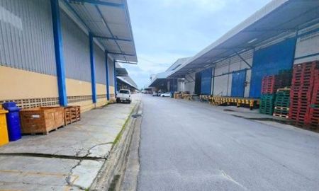 ให้เช่าโรงงาน / โกดัง - สนามบินสุวรรณภูมิ 2.5กม. มอเตอร์เวย์ ร่มเกล้า ให้เช่าโกดัง 2ชั้น 800ตร.ม.201 ตร.วา. ARLลาดกระบัง 899กม.