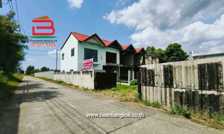 ขายที่ดิน - ที่ดินพร้อมสิ่งปลูกสร้าง เนื้อที่ 183 ตรว. ใกล้บิ๊กซี ลำลูกกาคลอง 4 ถนนวิภาวดี ต.ลาดสวาย อ.ลำลูกกา จ.ปทุมธานี