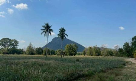 ขายที่ดิน - ขายที่ดิน ถ.เลี่ยงเมืองชะอำ-ปราณบุรี ต.สามพระยา อ.ชะอำ เพชรบุรี ห่างจากถนนเพชรเกษม-บายพาส 350 เมตร เนื้อที่ 9 -2 - 98 ไร่ ราคา 10.8 ลบ.*