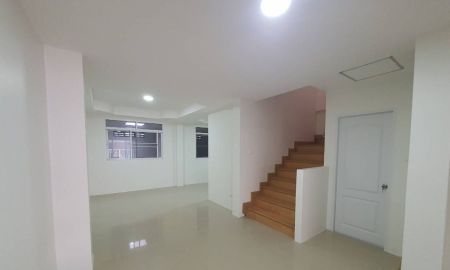 ขายทาวน์เฮาส์ - ขาย / For Sale: ทาวน์เฮาส์ 2 ชั้น รีโนเวทใหม่ | 3 ห้องนอน 2 ห้องน้ำ | รามอินทรา 31 | ใกล้รถไฟฟ้าสายสีชมพู กม.4 | เพียง 3.2 ล้าน