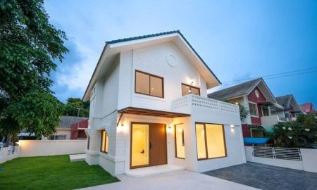 บ้าน - ขาย หรือ ให้เช่า บ้านเดี่ยวพื้นที่กว้าง ติดถนนสุขุมวิท หมู่บ้านบางละมุงโมเดิร์นโฮม ชลบุรี
