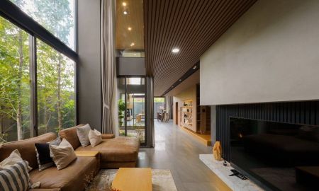 ขายอาคารพาณิชย์ / สำนักงาน - ขายทาวน์โฮม/โฮมออฟฟิศหรู 3.5 ชั้น 54 ตรว. ใกล้ MRT มหาดไทย ซอยลาดพร้าว 122 เขตวังทองหลาง กรุงเทพ