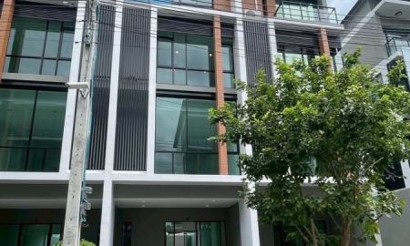 ให้เช่าทาวน์เฮาส์ - โฮมออฟฟิศ 4 ชั้น โครงการ Premium Place Mix นวมินทร์ เช่า