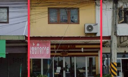 ขายอาคารพาณิชย์ / สำนักงาน - ขายด่วน อาคารพาณิชย์ ติดถนนศรีราชา-หนองยายบู่ ใกล้แหล่งชุมชนและหมู่บ้าน