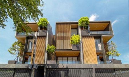 ขายบ้าน - ขายบ้านเดี่ยวสร้างใหม่3.5ชั้น 54 ตร.ว.ย่านลาดพร้าวรามคำแหง พร้อมลิฟต์ส่วนตัว