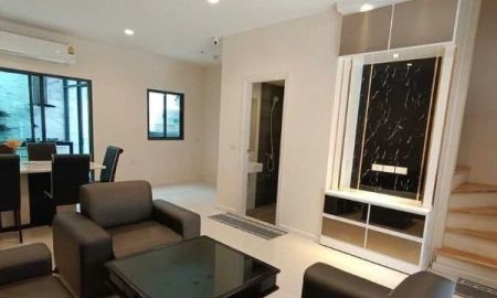 ให้เช่าทาวน์เฮาส์ - ให้เช่าบ้านทาวโฮมย่านถนนพัฒนาการ99 โครงการ หมู่บ้านไอเจ้นท์พรีเมียม ประเวศ กรุงเทพฯ