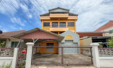 ขายบ้าน - ขายบ้านเดี่ยวมือสอง โซนวังหิน ศรีราชา หลังใหญ่ 3 ชั้น ทำเลดี ใกล้แหล่งชุมชน