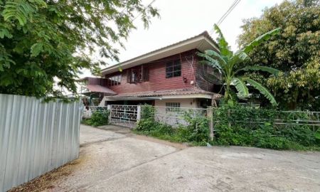 ขายอพาร์ทเม้นท์ / โรงแรม - ขายถูกมาก!! หอพัก 10ห้อง พร้อมบ้าน 1หลัง ผู้เช่าเต็มทุกห้อง ใกล้ถนนพหลโยธิน 20เมตร ข้างม.ราชมงคลล้านนาลำปาง