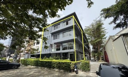 ให้เช่าอาคารพาณิชย์ / สำนักงาน - ให้เช่าโฮมออฟฟิศติดถนนประดิษฐ์มนูธรรม พื้นที่ใช้สอย 173 ตรม. พิกัดเขตวังทองหลาง กรุงเทพฯ ใกล้เลียบด่วนรามอินทราเดอะคริสตัล เอกมัย-รามอินทรา