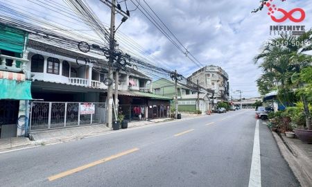 ขายทาวน์เฮาส์ - ขายทาวน์เฮ้าส์ 2 ชั้น 29ตร.วา ซ.นวมินทร์ 111 ถนนนวมินทร์ พร้อมอยู่ ค้าขายได้