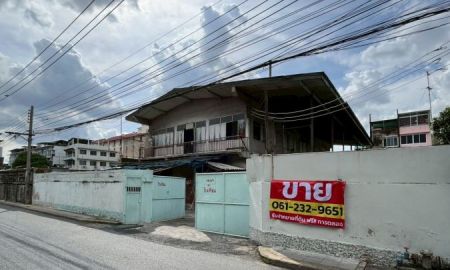 ขายที่ดิน - ขายที่ดินแปลงสวย ซอยสาธุประดิษฐ์ 12 สาทร กรุงเทพฯ พร้อมสิ่งปลูกสร้าง พื้นที่ 223 ตารางวา ทำเลทอง ย่านใจกลางเมือง