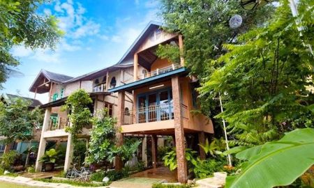 ให้เช่าบ้าน - สร้างใหม่ สไตล์อังกฤษ 3นอน โลตัส เชียงใหม่ รวมโชคมอลล์ 700 ม.ให้เช่าบ้านเดี่ยว 3 ชั้น 2 น้ำ ติดถนนใหญ่ สามารถทำการค้า