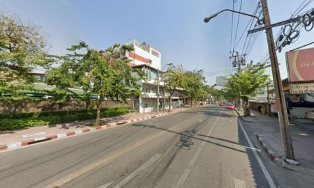 ขายที่ดิน - ขายที่ดินพร้อมบ้านติดถนนพิชัย เดินทางเข้าออกสะดวก ใกล้แม็กโคร สามเสน