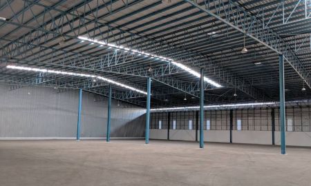 ให้เช่าโรงงาน / โกดัง - ให้เช่าโกดังคลังสินค้าบางปลา สมุทรสาคร มี2หลัง ขนาด 1640 ตร.ม ขนาด 2640 ตร.ม รถตู้ 40 เข้าออกสะดวก ค่าเช่า 75 บาท/ตารางเมตร