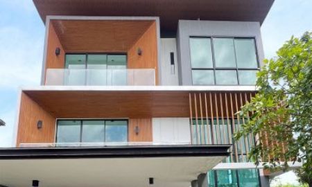 ขายบ้าน - บ้านในโครงการหรู เอกลักษณ์ สันทราย บ้านแปลงมุม 3 ชั้น ซื้อทำใหม่ ขายต่อกำไรสูง แยกรวมโชค ติดถนนใหญ่