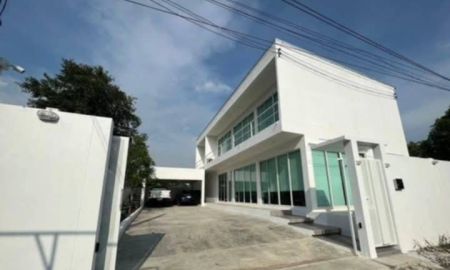 ขายบ้าน - บ้านโมเดิร์นมินิมอลสีขาวสวยๆ พื้นที่ 80 ตรว. บ้านสร้างเอง ใกล้สนามบินสุวรรณภูมิ ,Robinson Lifestyle ลาดกระบัง ,Homepro ,Little Walk ลาดกระบัง
