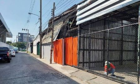 ให้เช่าโรงงาน / โกดัง - ให้เช่าโกดัง เนื้อที่ 340 ตารางเมตร ซอยนวมินทร์ 78 เข้าซอย 150 เมตร บึงกุ่ม กรุงเทพ