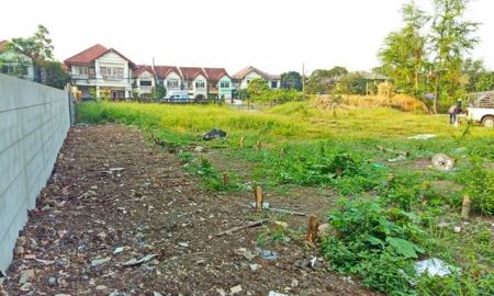 ให้เช่าที่ดิน - ติดคลองประเวศบุรีรัมย์ สนามบิน สุวรรณภูมิ 800ม. วัดลาดกระบัง 400 ม.ให้เช่าที่ดิน ถ.ลาดกระบัง 1-9 โรบินสันลาดกระบัง 3.3กม.