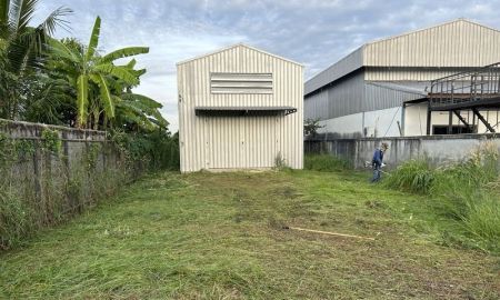 ที่ดิน - ขายและให้เช่าที่ดินสวย 100 ตรว. พร้อมโกดัง พื้นที่ใช้สอย 72 ตรม. ใกล้โรงเรียน สารสาสน์วิเทศ บางบัวทอง