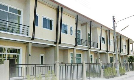 ทาวน์เฮาส์ - ทาวน์โฮม 2 ชั้น พร้อมเข้าอยู่!! บ้านสราญรมย์ บ้านบึง-ชลบุรี