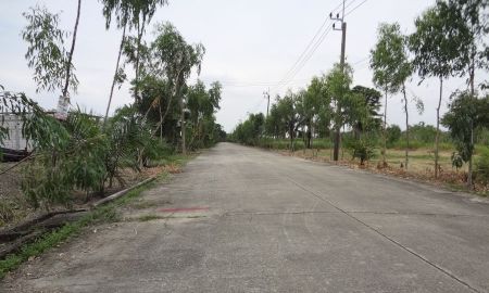ขายที่ดิน - ที่ดินถมแล้วซอยสุวินทวงศ์47หนองจอกพื้นที่112ตารางวา ใก้ลสวนกีฬาFBT,สนามกอล์ฟซิลเวอร์ เลควิลล์ เข้าซอยเพียง1กม.เหมาะปลูกบ้านลงสิ่งปลูกสร้างได้เลย,โกดัง