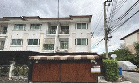 ขายทาวน์เฮาส์ - ทาวน์โฮม 3 ชั้น (หลังมุม) ราคาถูก จอดรถได้ 4 คัน