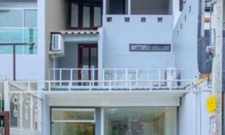 ให้เช่าอาคารพาณิชย์ / สำนักงาน - ทองหล่อ BTSเอกมัย 499ม. ซ.เอกมัย 2-8 มีครัวสแตนเลส ให้เช่าอาคาร ร้านอาหาร 2.5 ชั้น บิ๊กซี เอกมัย 650 ม.แหล่งช้อปปิ้ง