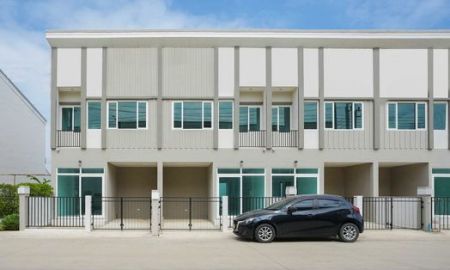 ให้เช่าทาวน์เฮาส์ - ให้เช่า] หมู่บ้าน เฌอ สุขสวัสดิ์ - พุทธบูชา / 3 ห้องนอน 2 ห้องน้ำ / 17 ตารางวา 110 ตารางเมตร **15,000**