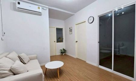 ขายคอนโด - ขายด่วน ห้องเอื้ออาทรศรีวารีน้อย ห้องริม รีโนเวทสวยพร้อมอยู่ ตึก 111 ชั้น 2 32.41 ตรม. หิ้วกระเป๋าเข้าอยู่ได้เลย