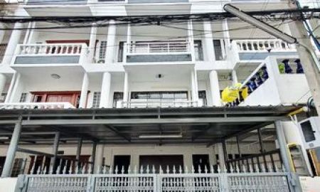 ให้เช่าทาวน์เฮาส์ - ให้เช่า] ทาวน์เฮ้าส์ 3 ชั้น ถนนบรมราชชนนี / 4 ห้องนอน 3 ห้องน้ำ / 26 ตรว. 200 ตรม. **40,000**