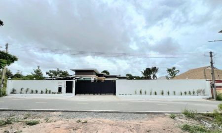 ขายบ้าน - ขายบ้านเดี่ยวบางเสร่ สัตหีบ สไตล์โมเดิล ตกแต่งครบ พร้อมเฟอร์นิเจอร์