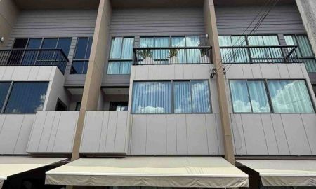 ให้เช่าทาวน์เฮาส์ - ให้เช่าทาวน์โฮม 3 ชั้น บ้านกลางเมือง บางนา-วงแหวน เลียบมอเตอร์เวย์ ย่านถนนกิ่งแก้ว