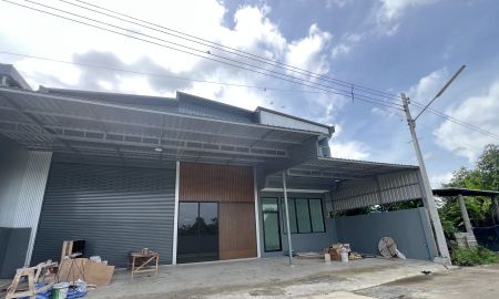 โรงงาน / โกดัง - ขาย /ให้เช่า โฮมออฟฟิศ + โกดัง พักอาศัยได้ คลอง 4 ผังสีม่วง