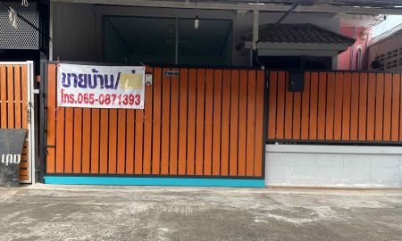 ขายทาวน์เฮาส์ - ขายบ้านราคาถูกในสุราษฎร์ธานี สะดวก ใกล้ โรงพยาบาล 7-11 โรงเรียน ตลาดเช้า ตลาดเย็น ปลอดภัย เพื่อนบ้านน่ารัก บ้านพึ่งปรับปรุงพร้อมอยู่
