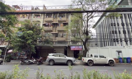 ขายอาคารพาณิชย์ / สำนักงาน - ขายตึกแถว4.5ชั้นติดถนนดำรงรักษ์ ย่านหลานหลวง โบ๊เบ๊ทาวเวอร์ พื้นที่50ตรว.อยากขายด่วน!ปรับราคาขายลงมาเหลือเพียงแค่22ล้านเท่านั้น ถูกกว่านี้ไม่มีอีกแล้ว