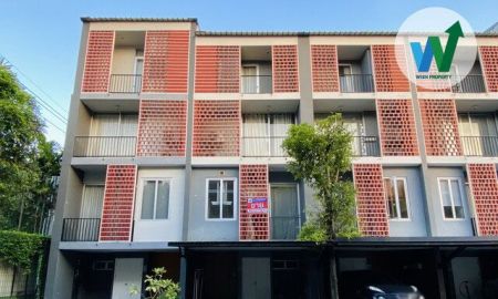 ขายทาวน์เฮาส์ - ขาย Siamese Blossom @ Fashion (ไซมิส บลอสซั่ม แอท แฟชั่น) ทาวน์โฮมสไตล์โมเดิร์นลอฟท์ 3.5 ชั้น