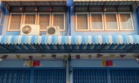 ขายอาคารพาณิชย์ / สำนักงาน - ขายอาคารพาณิชย์ 3 ชั้น 2 คูหา 20 ตร.ว. 80 ตร.ม. มีดาดฟ้า ซอยเพชรเกษม 25/2 ใกล้รถไฟฟ้าBTS บางหว้า ซีคอนบางแค