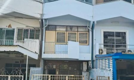 ขายทาวน์เฮาส์ - ขาย ทาวน์เฮ้าส์ ซอยสาธุประดิษฐ์ 19 (ยานนาวา)