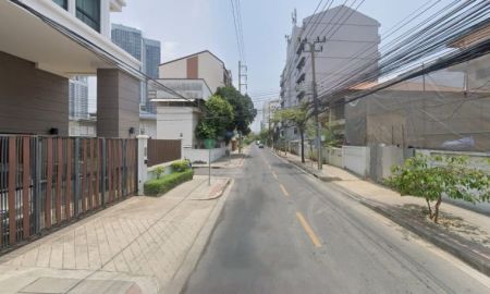 ขายที่ดิน - ขายบ้าน ซอย นราธิวาสราชนครินทร์ 10 เดินทางสะดวก สามารถทะลุออกซอย สาทร 11 และซอย จันทน์ 18/7 ได้!