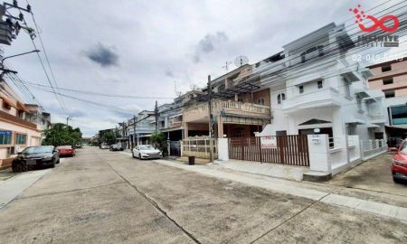 ขายทาวน์เฮาส์ - ขายทาวน์โฮม 3ชั้น แกรนด์วิลเลจ ลาดพร้าว 80/3 วังทองหลาง ใกล้รถไฟฟ้า