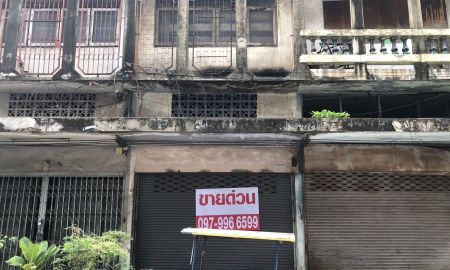 ขายอาคารพาณิชย์ / สำนักงาน - ขายตึกแถว 3 ชั้น 14 ตร.ว. กล้วยน้ำไท ใกล้ถนนพระราม 4 เหมาะลงทุน รีบขายด่วน