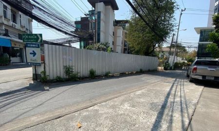 ขายที่ดิน - ขายที่ดินเปล่าถนนลาดพร้าว48 พื้นที่133ตรว. ขาย13.8 ล้านบาท ราคาถูกที่สุดในนั้นแล้ว ห่างจากถนนลาดพร้าวเพียง 300 เมตร ใกล้MRT ลาดพร้าว