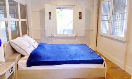 ให้เช่าบ้าน - สามเสน9-15 ตลาดสี่เสาเทเวศน์ 1.4 กม. ถนนข้าวสาร 2.8 กม. ให้เช่าบ้านชั้นเดียว 20ตร.วา. 80ตร.ม.พร้อมเฟอร์ฯ ม.สวนดุสิต 2.2 กม.2 นอน