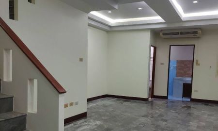 ให้เช่าทาวน์เฮาส์ - บ้านเช่า 2ชั้น ม. คัทลียาวิลล์ เพ็ญพิชา2 ลำลูกกา49 ติดถนนลำลูกา ใกล้รถไฟฟ้า BTS