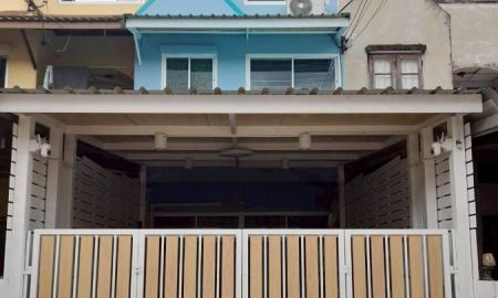 ขายทาวน์เฮาส์ - ทาวน์เฮ้าส์ 3 ชั้น ซอยรามคำแหง 164 แยก 18 ขนาด 20 ตารางวา รีโนเวทใหม่ พร้อมอยู่! ใกล้รถไฟฟ้าสายสีส้ม สถานีมีนพัฒนา เพียง 700 ม.