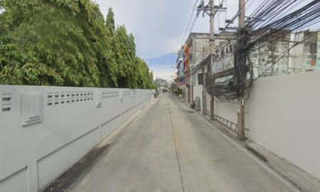 ขายที่ดิน - ขายที่ดินพร้อมสิ่งปลูกสร้าง ซอย ศรีบำเพ็ญ เย็นอากาศ !