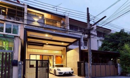 ทาวน์เฮาส์ - ขาย/เช่า LOFT EKKAMAI 28 ทาวน์โฮม 5 ชั้น สไตล์ลอฟต์ ใจกลางเอกมัย
