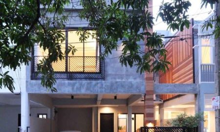 ทาวน์เฮาส์ - ขาย/เช่า MODERN LOFT สุดเท่ ใจกลางสุขุมวิท 49 Renovated พร้อมเข้าอยู่ทันที
