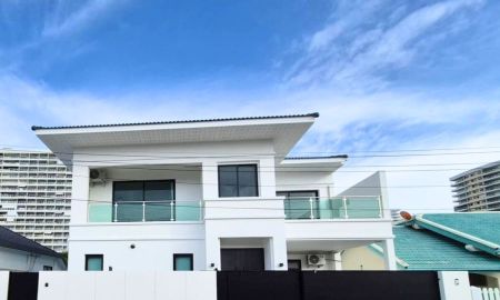 ขายบ้าน - ขายพูลวิลล่าหรู แกรนด์จอมเทียนพูลวิลล่า พัทยา