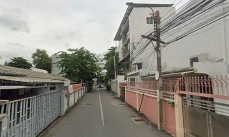 ขายทาวน์เฮาส์ - ด่วน!! ขายทาวน์โฮม ปรีดีพนมยงค์ ซอย 37 (ซอยเจริญใจ)